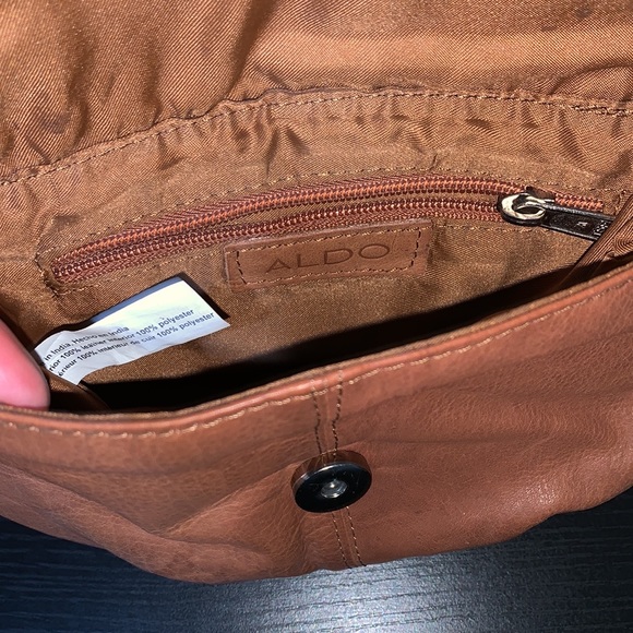 Brown flap crossbody bag - Picture 3 of 5